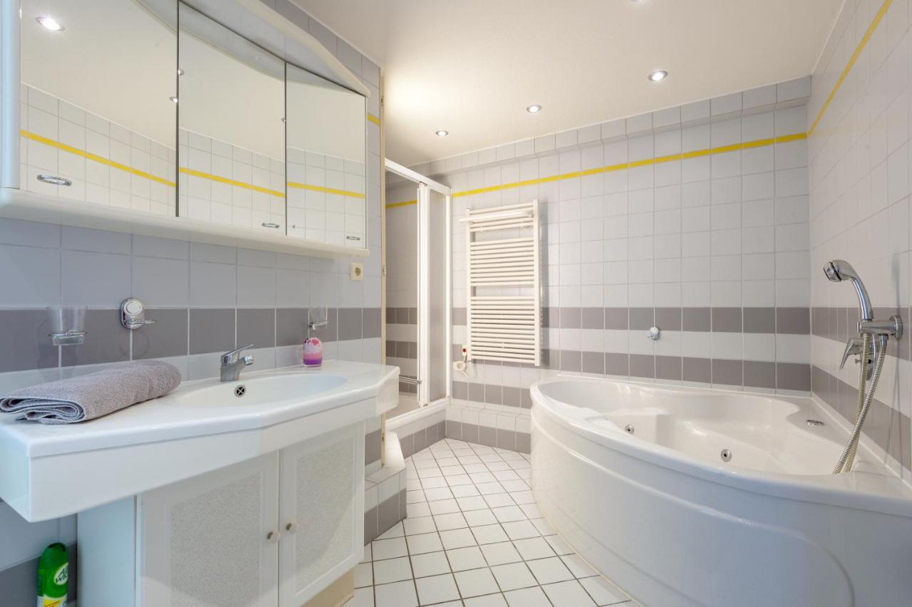 Rose - Piscine Partagee - Proche Europa Park Apartment Hessenheim Bagian luar foto